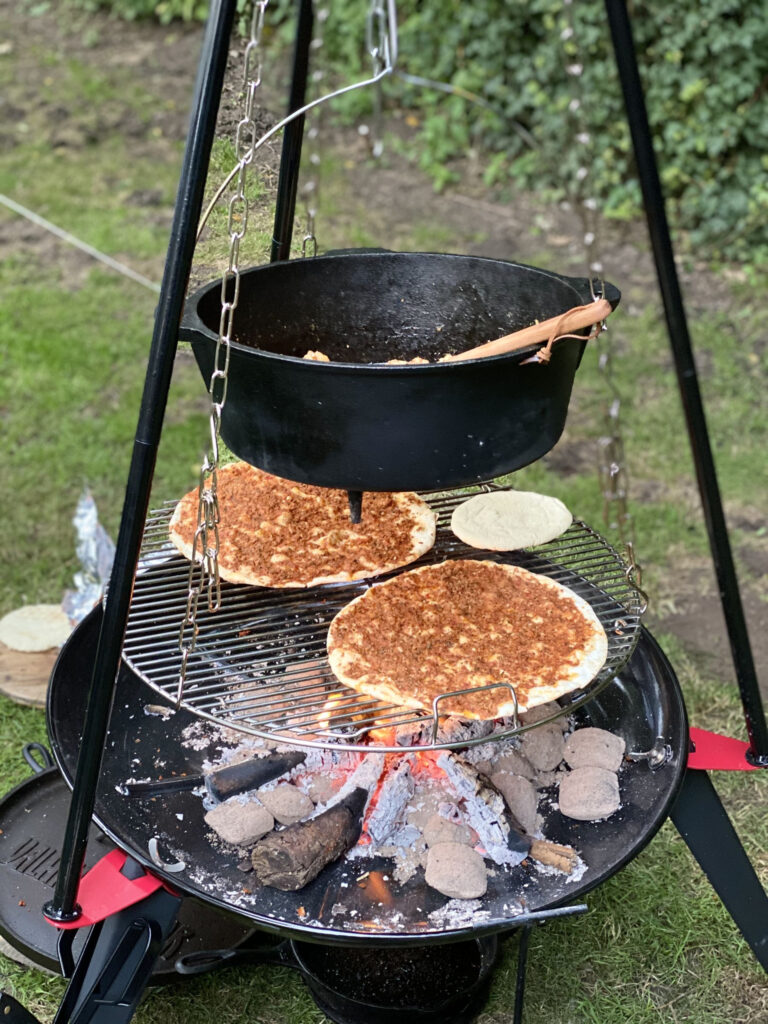 dutch oven braadpan gietijzer met grill deksel ovaal 9 liter